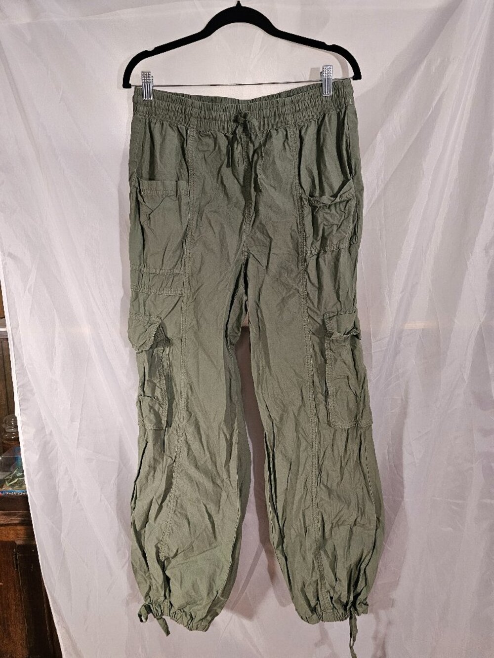 Aerie green 100% cotton cargo pants. Size M. Like new